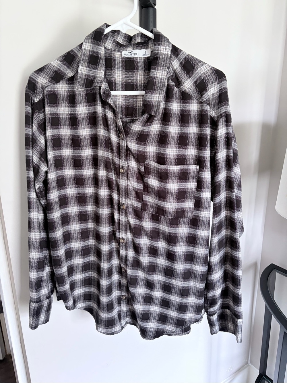 Hollister Men's Black and White Plaid Button-Down Shirt
